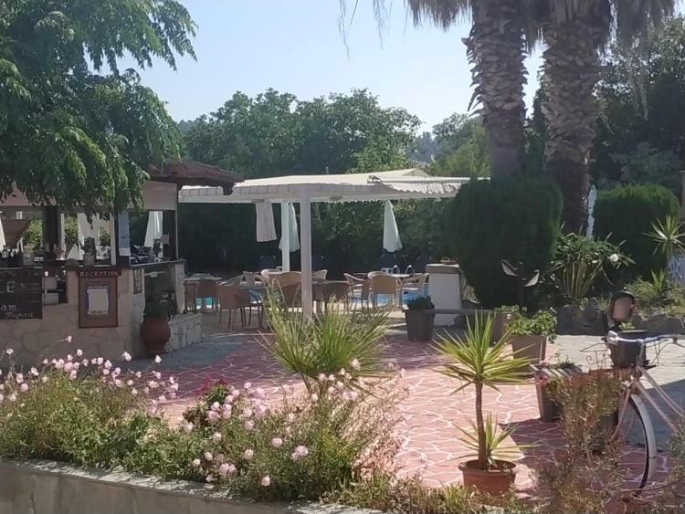 Aquarius Hotel Fourka Exterior foto