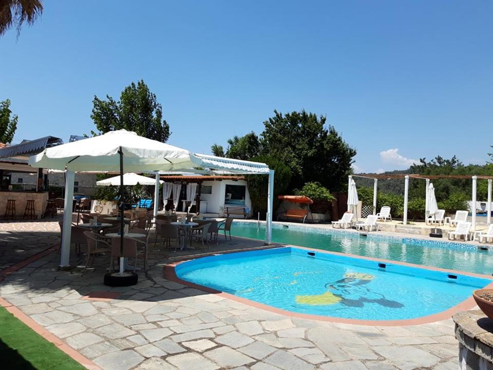 Aquarius Hotel Fourka Exterior foto
